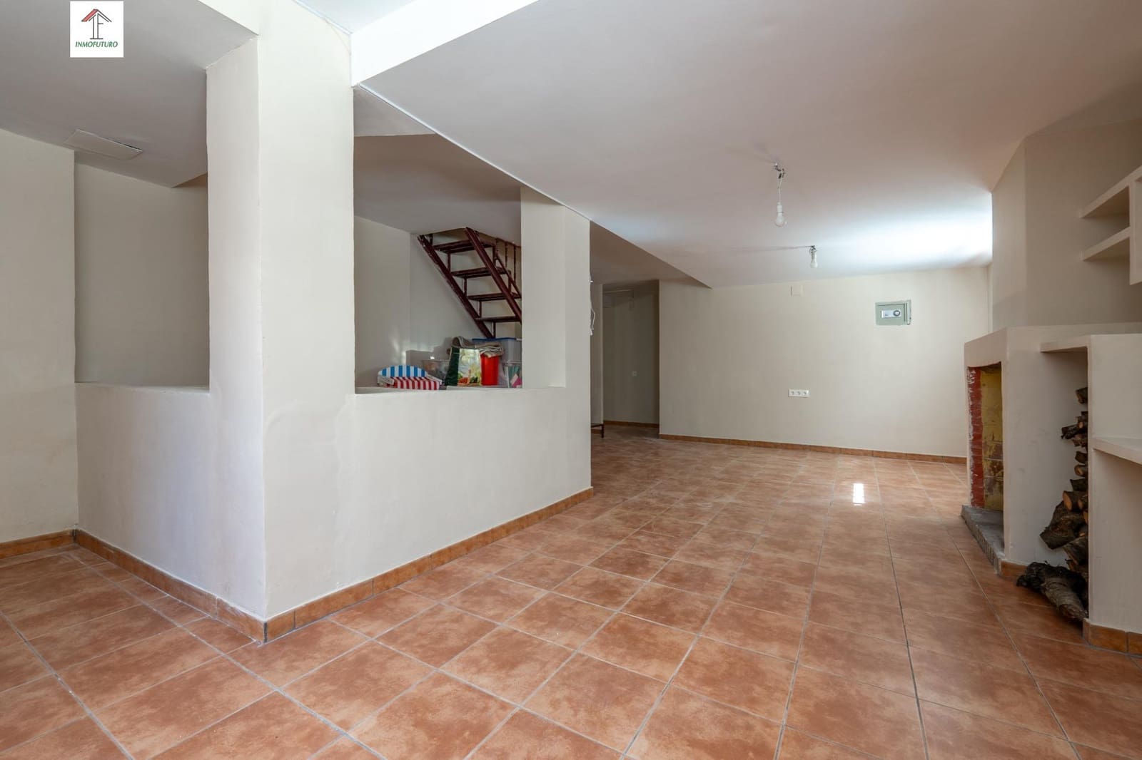 5 bedroom Villa for sale in Gojar with pool garage - € 349,000 (Ref: 9829041)