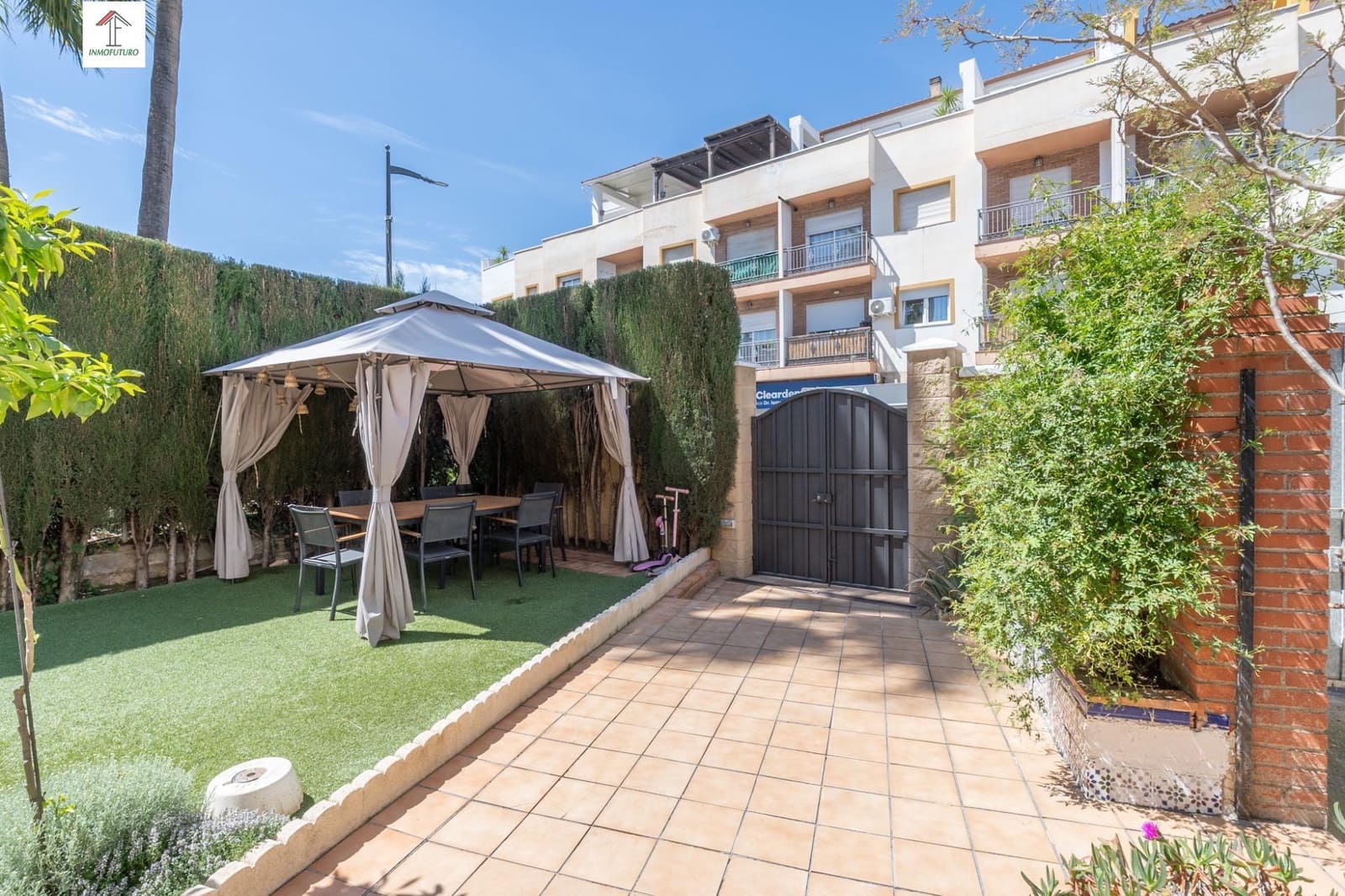 5 bedroom Villa for sale in Gojar with pool garage - € 349,000 (Ref: 9829041)