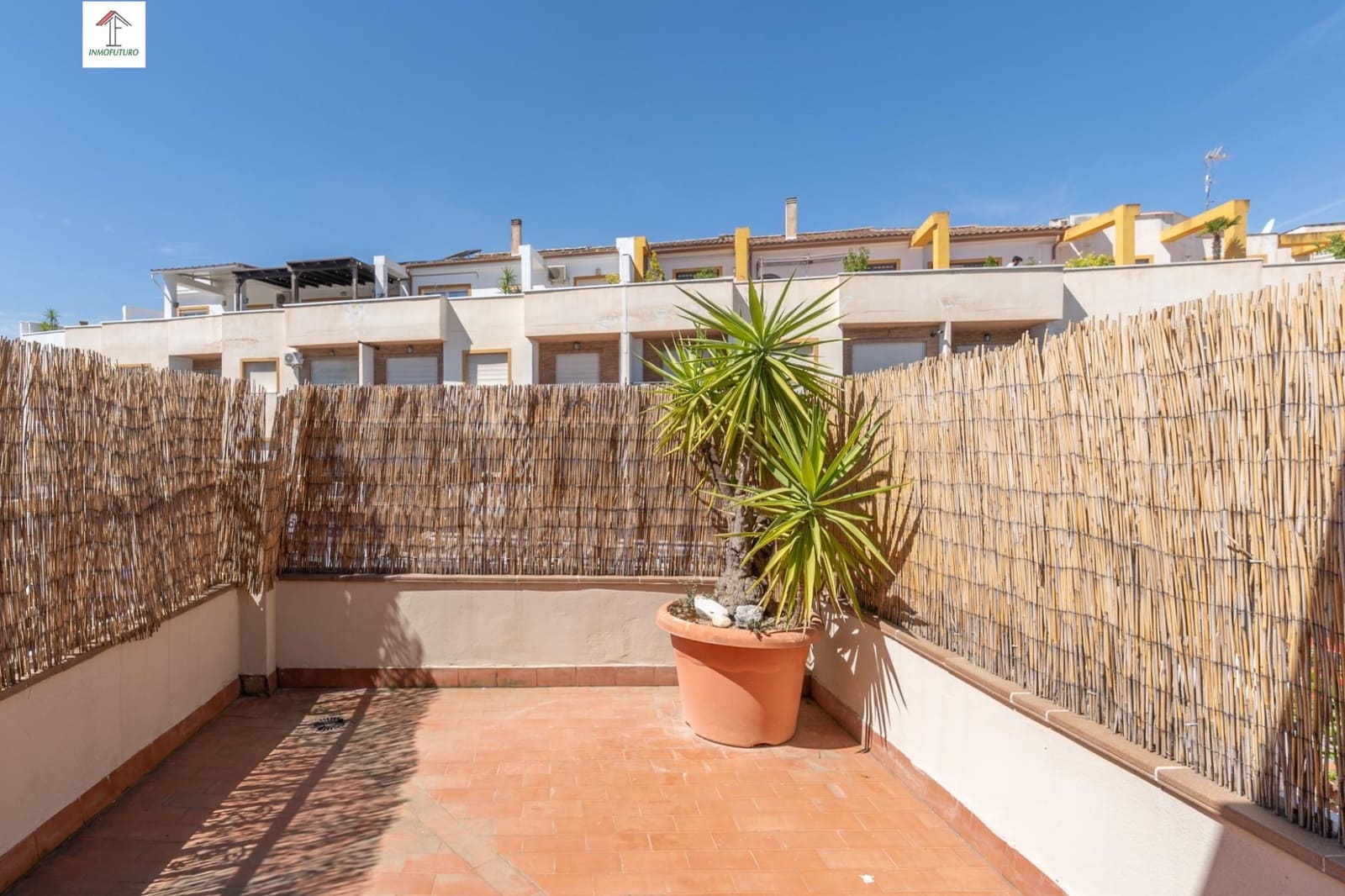 5 bedroom Villa for sale in Gojar with pool garage - € 349,000 (Ref: 9829041)