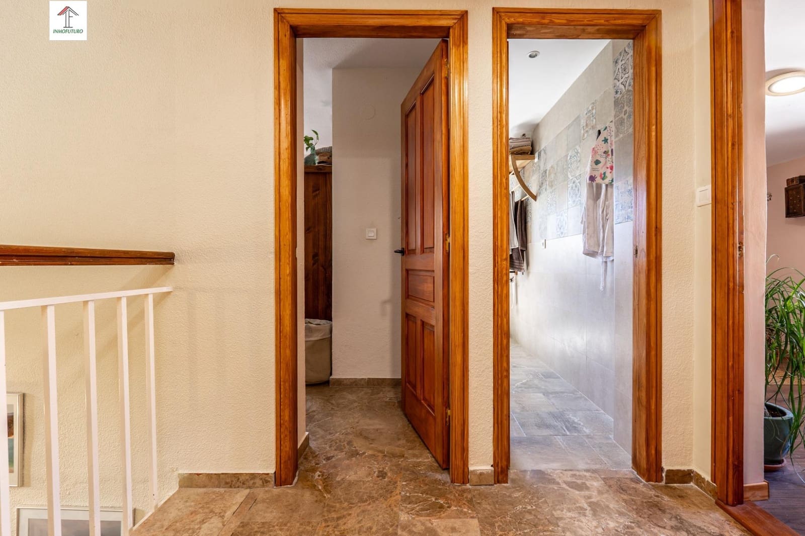 5 bedroom Villa for sale in Gojar with pool garage - € 349,000 (Ref: 9829041)