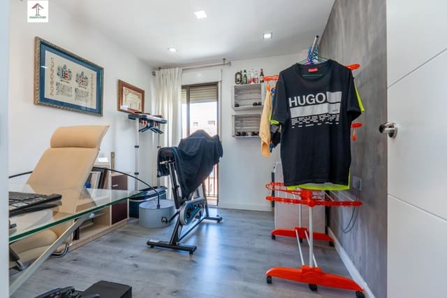 4 camera da letto Appartamento in vendita in Huétor Vega con garage - 210.000 € (Rif: 9829042)