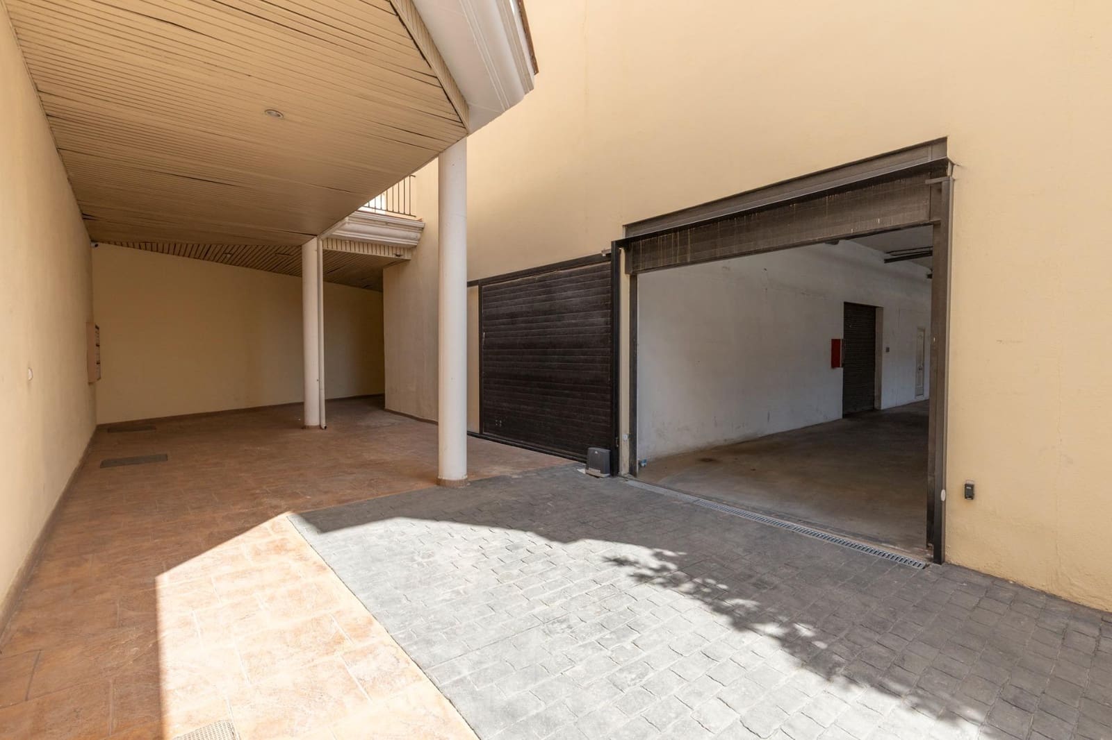 4 bedroom Terraced Villa for sale in Granada city with pool garage - € 435,000 (Ref: 9836625)
