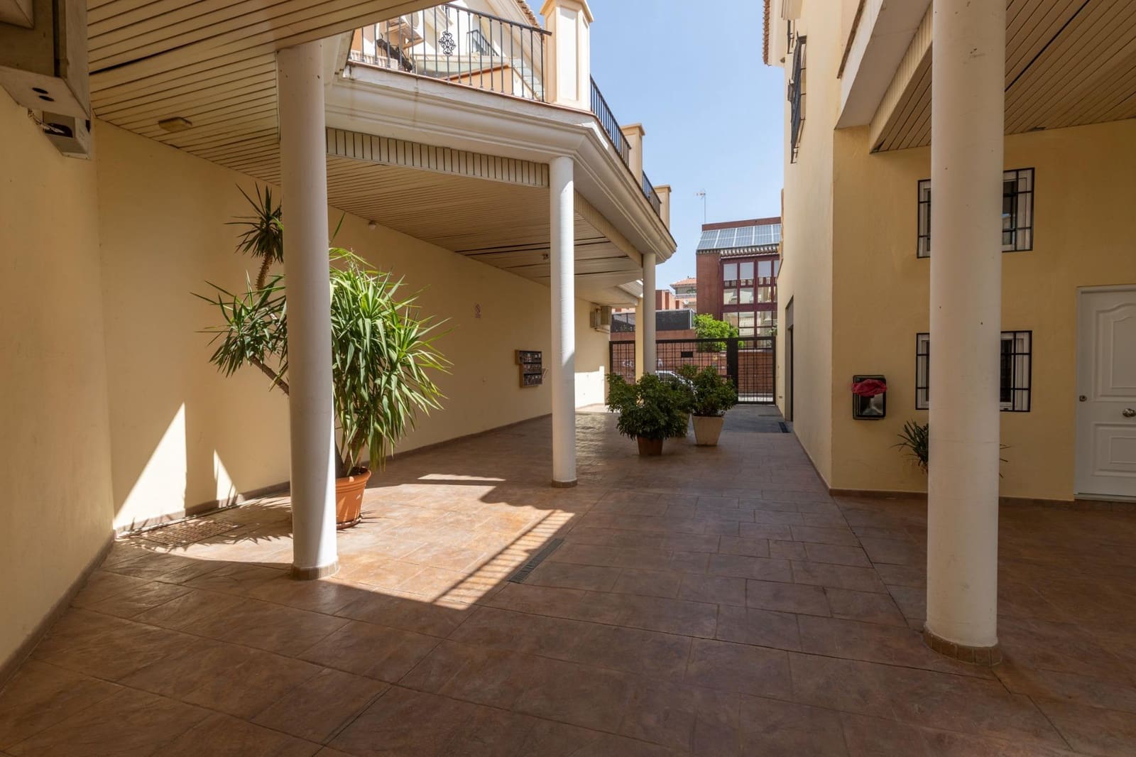 4 bedroom Terraced Villa for sale in Granada city with pool garage - € 435,000 (Ref: 9836625)