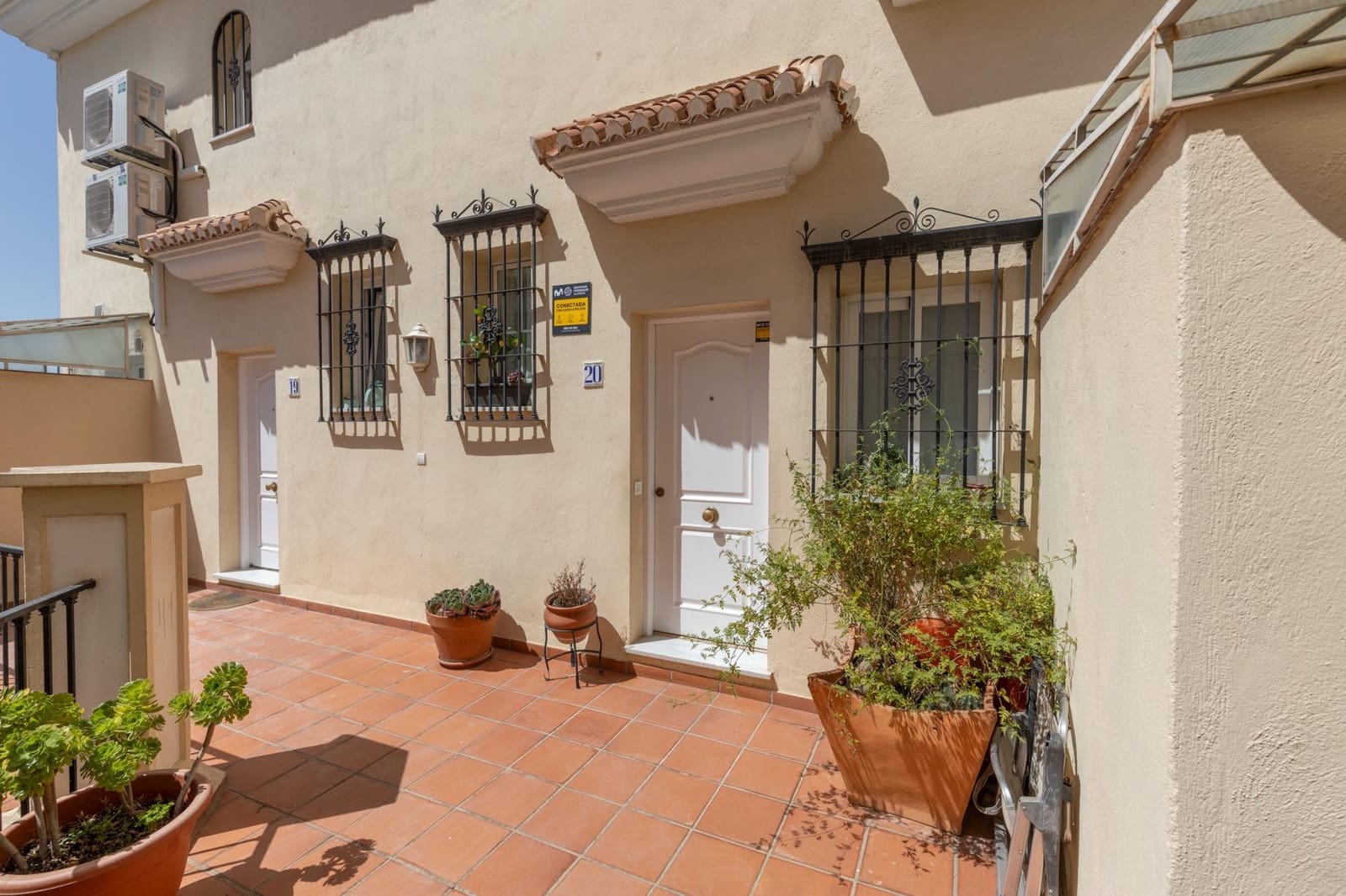 4 bedroom Terraced Villa for sale in Granada city with pool garage - € 435,000 (Ref: 9836625)