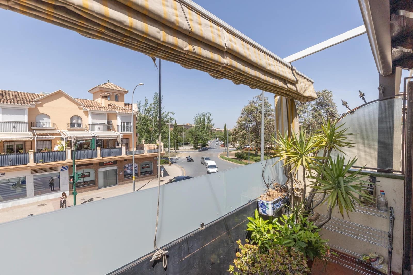 4 bedroom Terraced Villa for sale in Granada city with pool garage - € 435,000 (Ref: 9836625)
