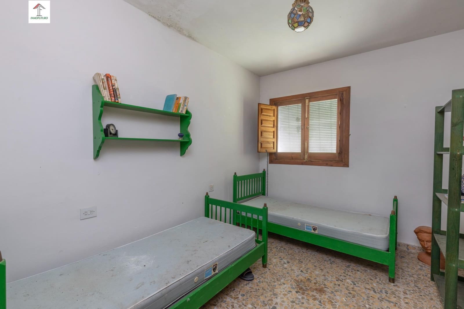5 bedroom Villa for sale in Cajar with pool garage - € 320,000 (Ref: 9843347)