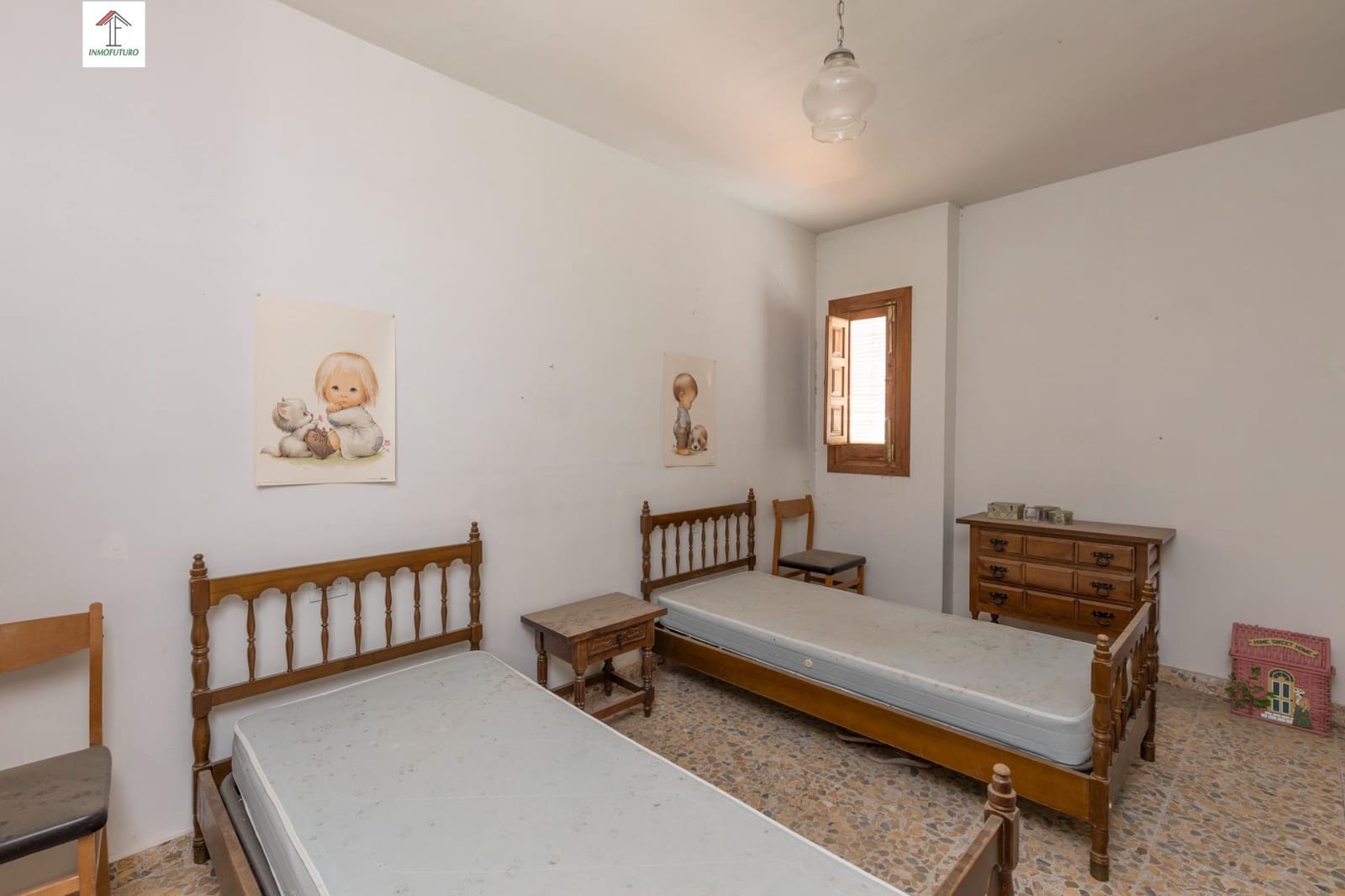5 bedroom Villa for sale in Cajar with pool garage - € 320,000 (Ref: 9843347)