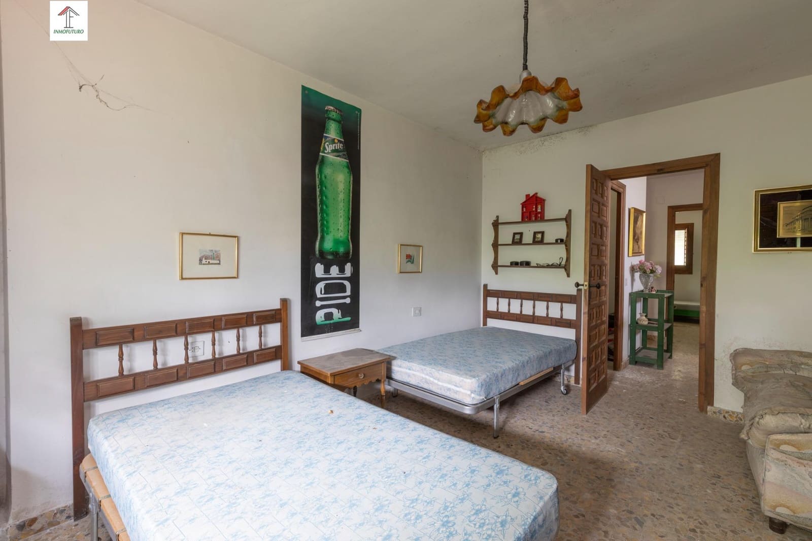 5 bedroom Villa for sale in Cajar with pool garage - € 320,000 (Ref: 9843347)