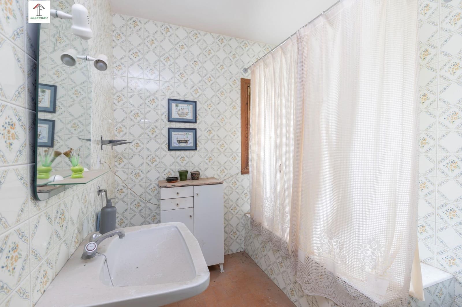 5 bedroom Villa for sale in Cajar with pool garage - € 320,000 (Ref: 9843347)