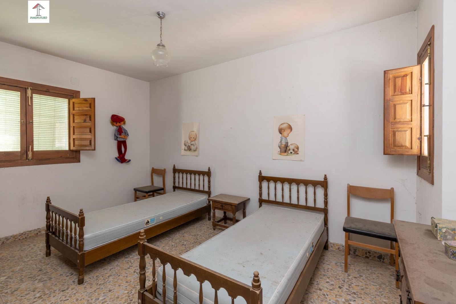5 bedroom Villa for sale in Cajar with pool garage - € 320,000 (Ref: 9843347)