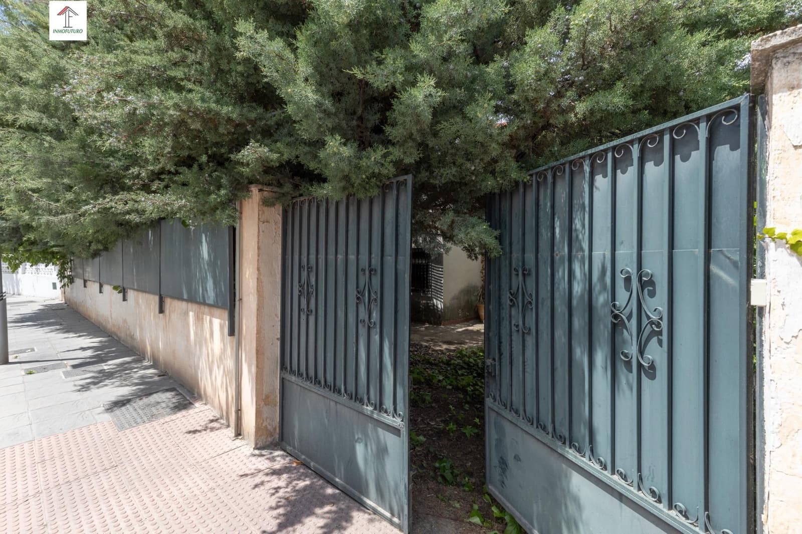 5 bedroom Villa for sale in Cajar with pool garage - € 320,000 (Ref: 9843347)