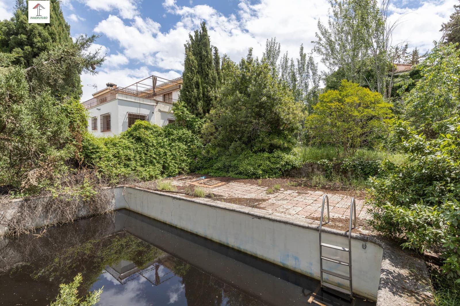 5 bedroom Villa for sale in Cajar with pool garage - € 320,000 (Ref: 9843347)