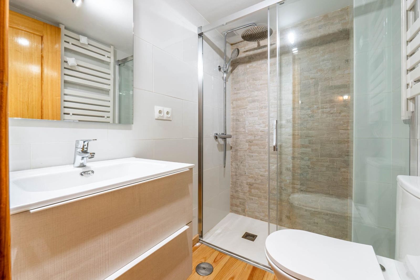 2 bedroom Apartment for sale in Sierra Nevada - € 185,000 (Ref: 9849299)