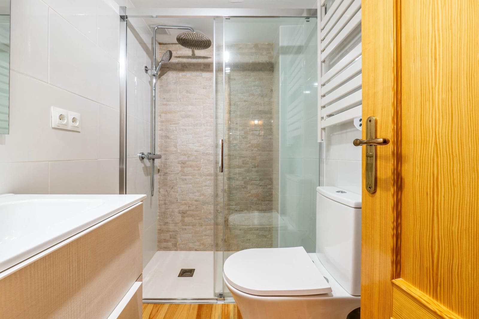 2 bedroom Apartment for sale in Sierra Nevada - € 185,000 (Ref: 9849299)