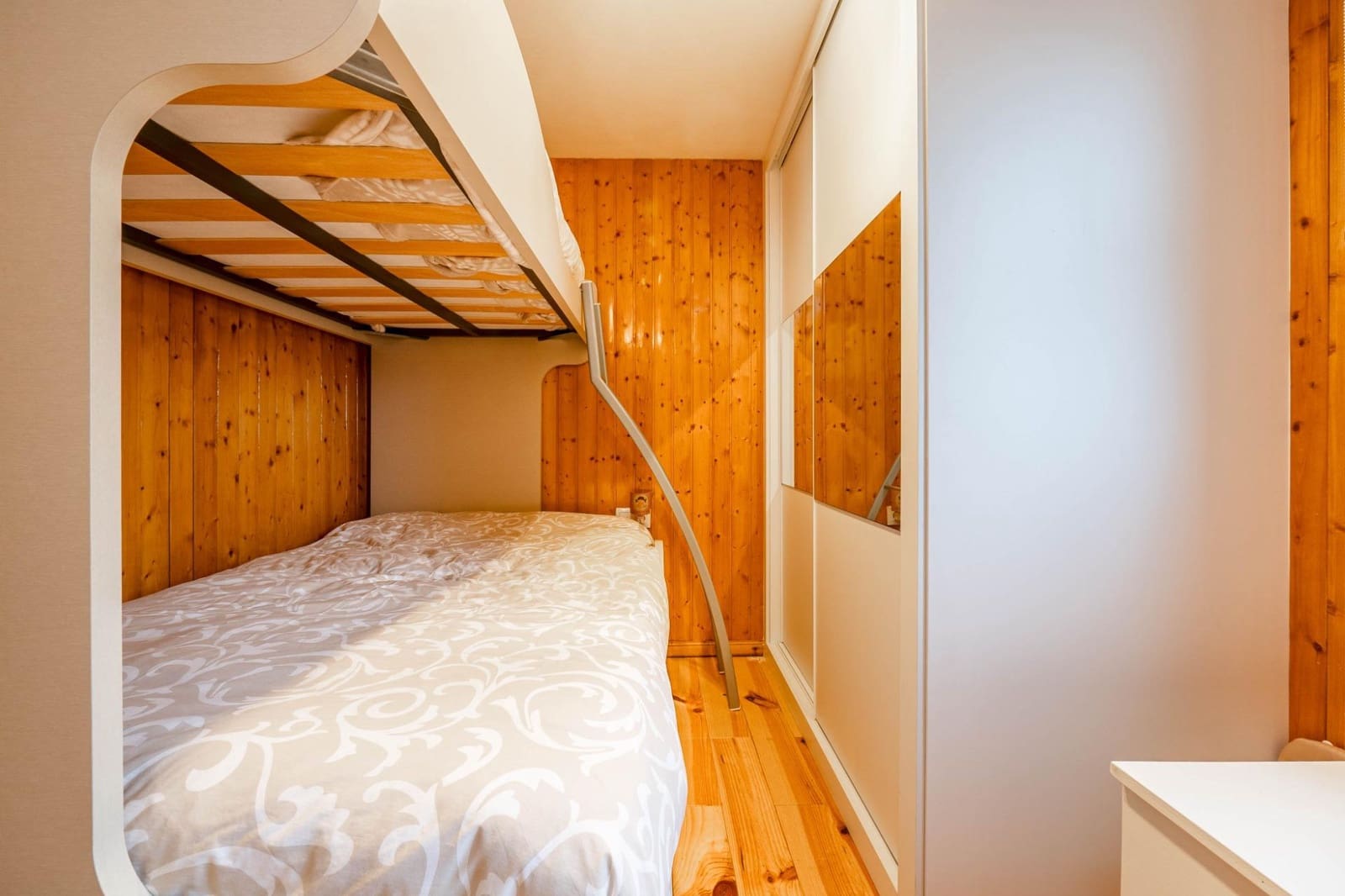 2 bedroom Apartment for sale in Sierra Nevada - € 185,000 (Ref: 9849299)