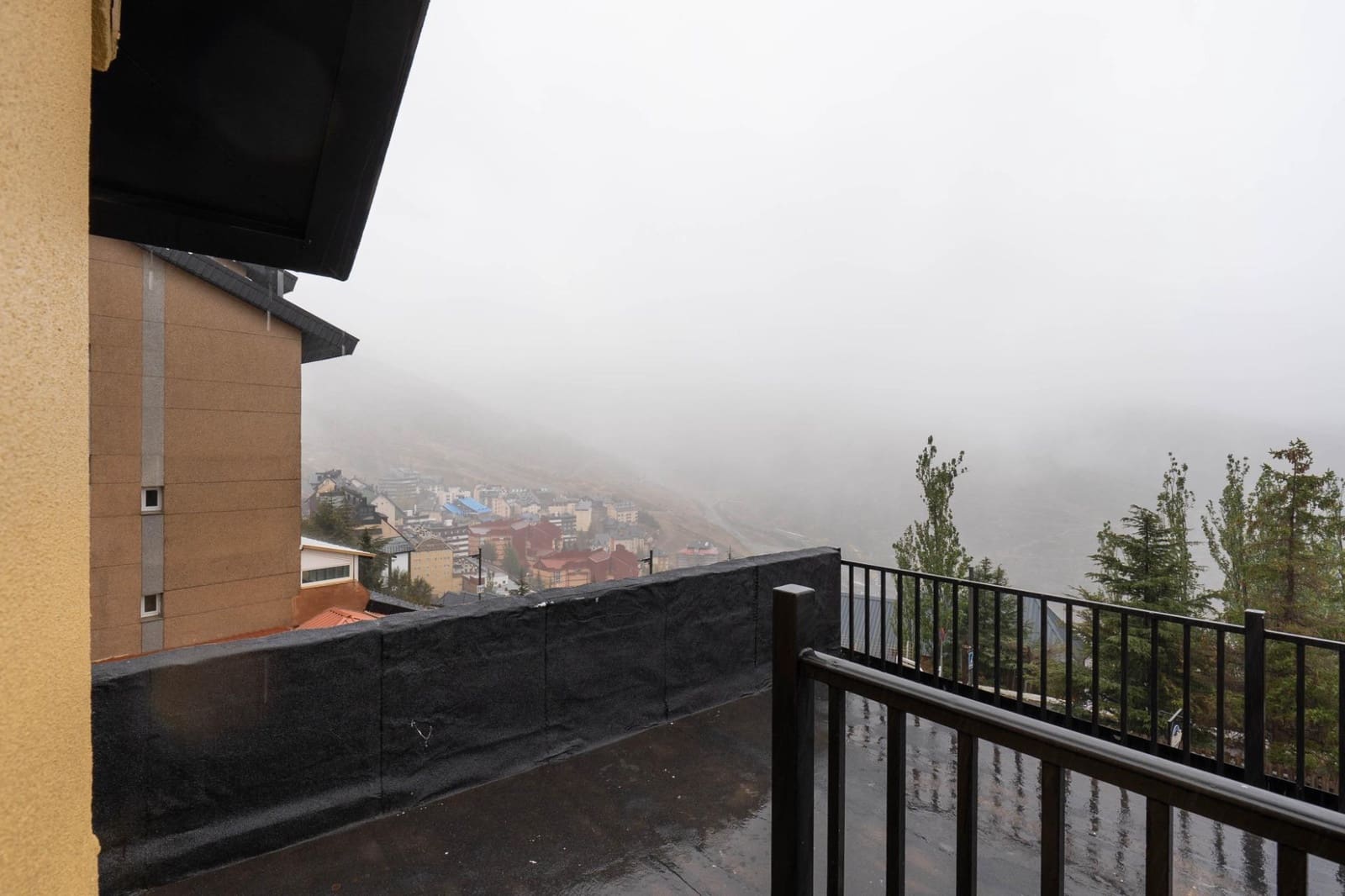 2 bedroom Apartment for sale in Sierra Nevada - € 185,000 (Ref: 9849299)