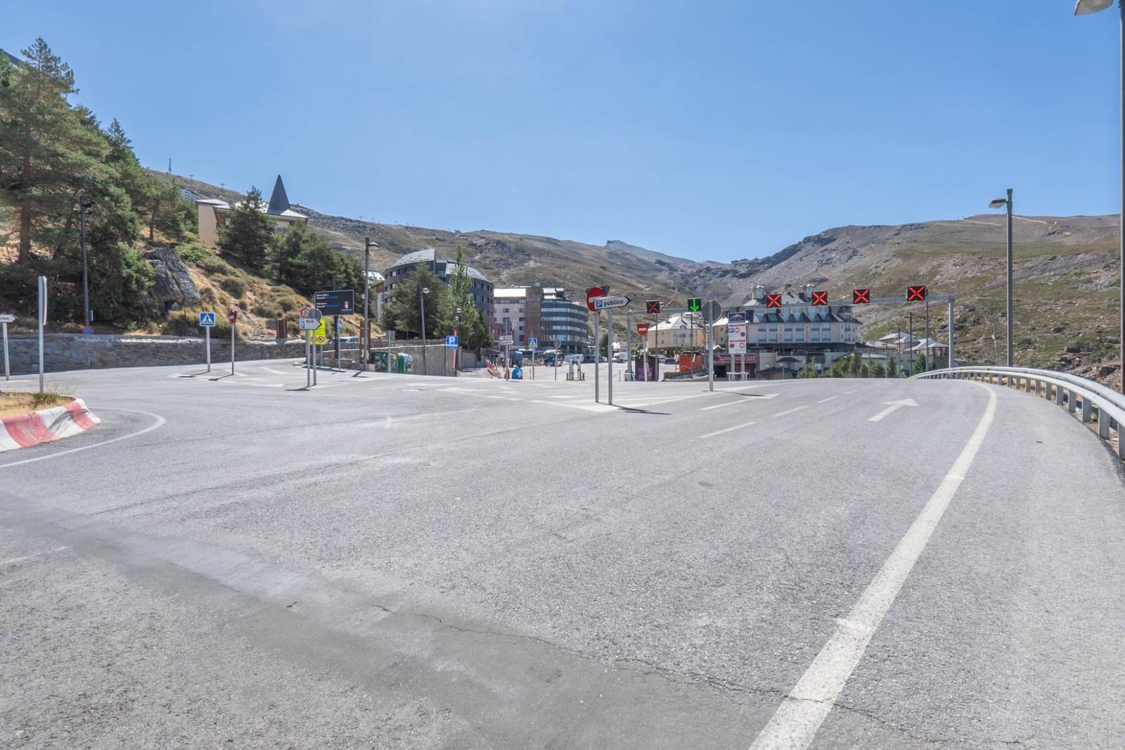 2 bedroom Apartment for sale in Sierra Nevada - € 185,000 (Ref: 9849299)