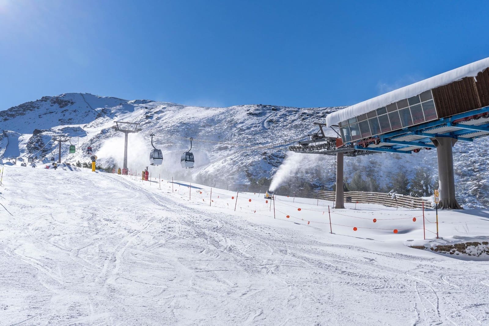 2 bedroom Apartment for sale in Sierra Nevada - € 185,000 (Ref: 9849299)