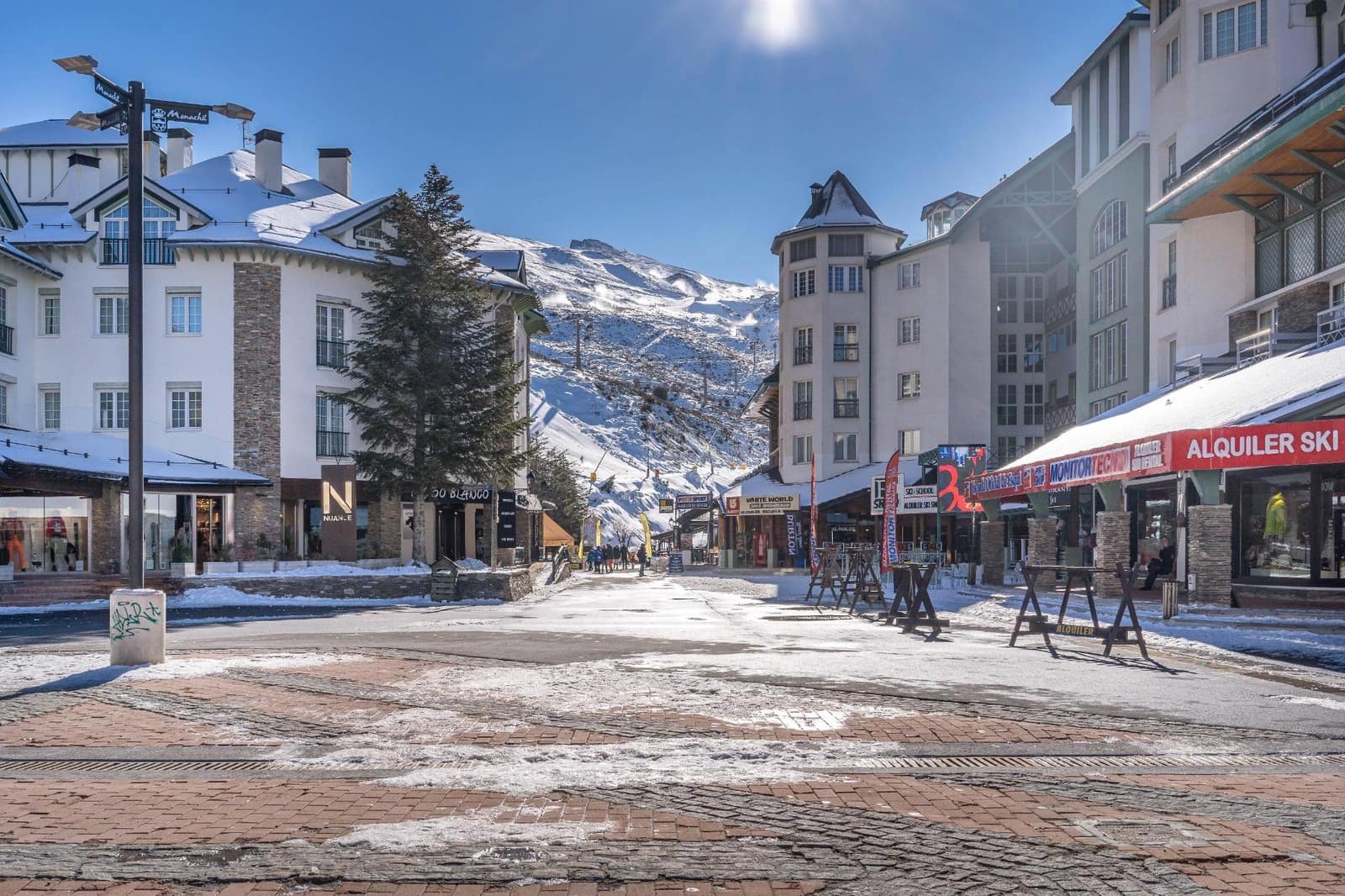 2 bedroom Apartment for sale in Sierra Nevada - € 185,000 (Ref: 9849299)
