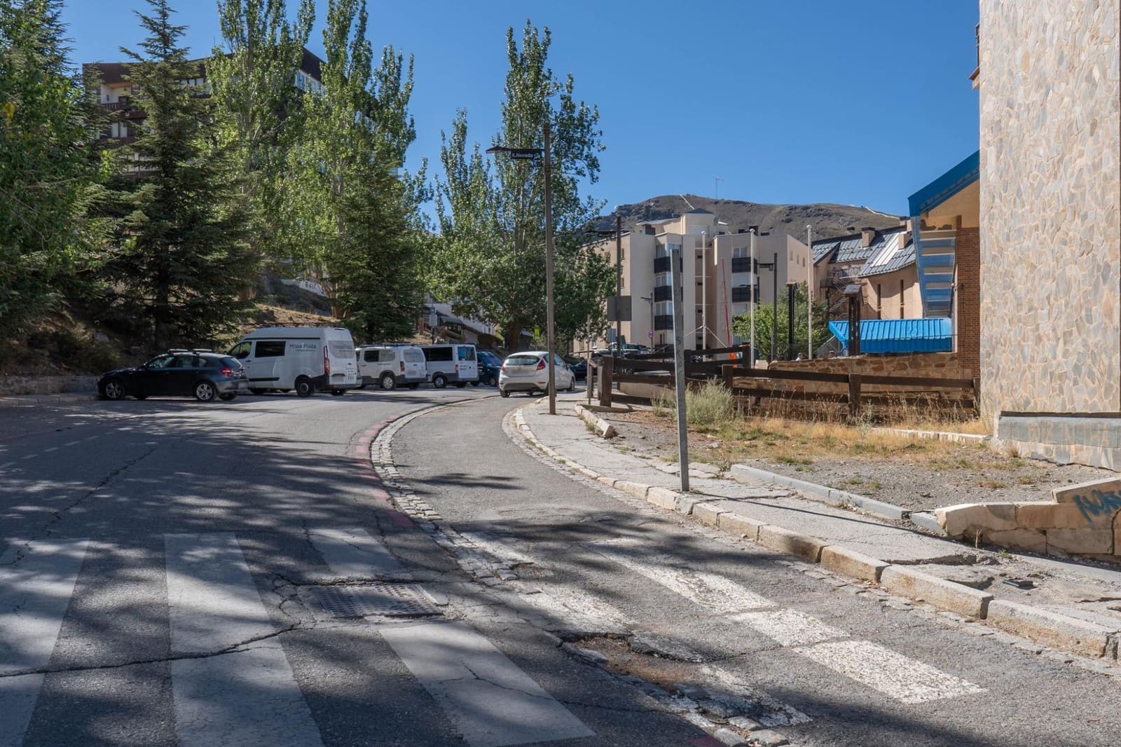2 bedroom Apartment for sale in Sierra Nevada - € 185,000 (Ref: 9849299)