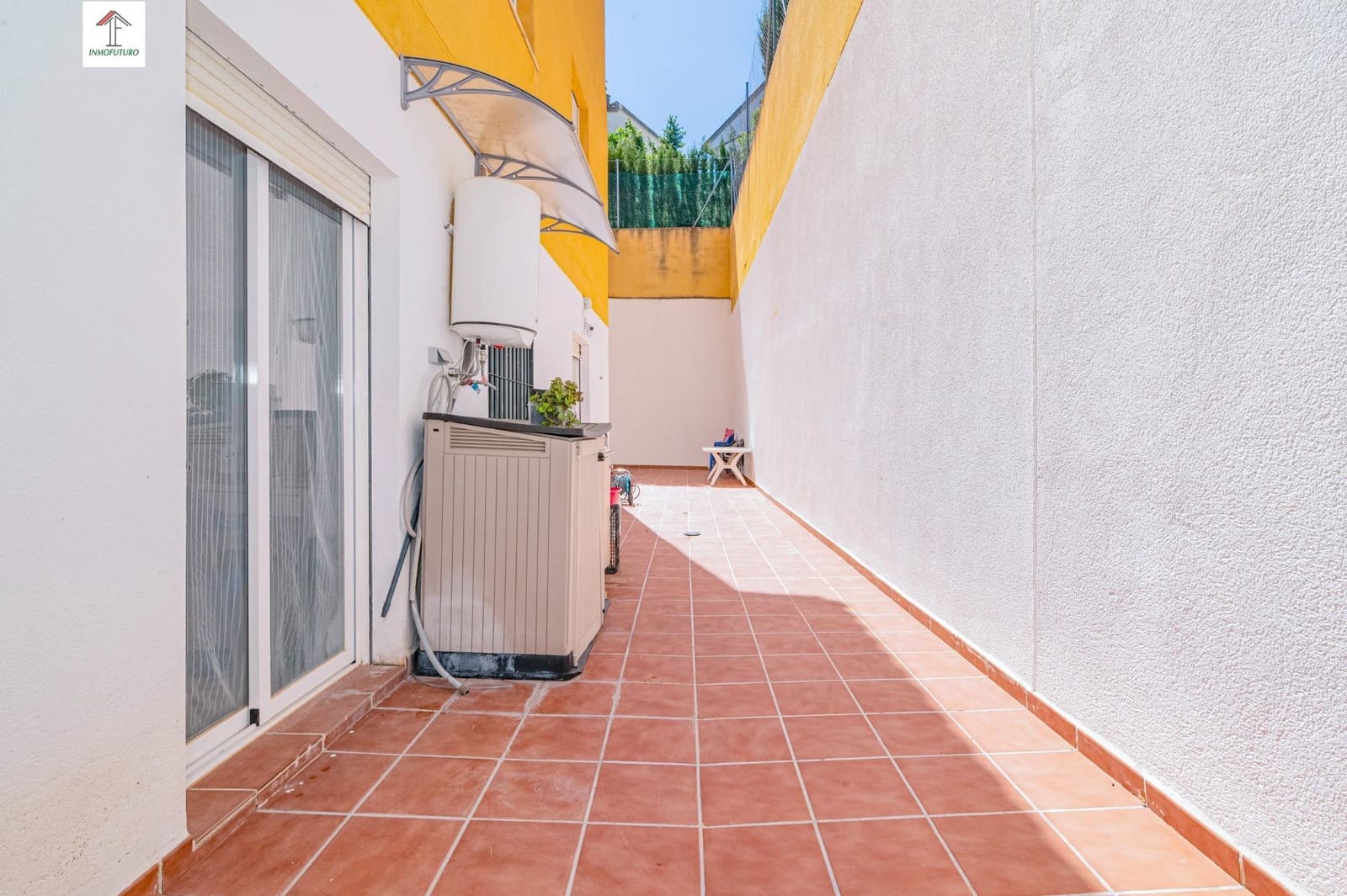 2 bedroom Apartment for sale in La Zubia with garage - € 195,000 (Ref: 9860051)