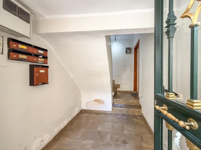 2 soverom Leilighet til salgs i Pajaritos - Plaza de Toros, Granada by - € 175 000 (Ref: 9865142)