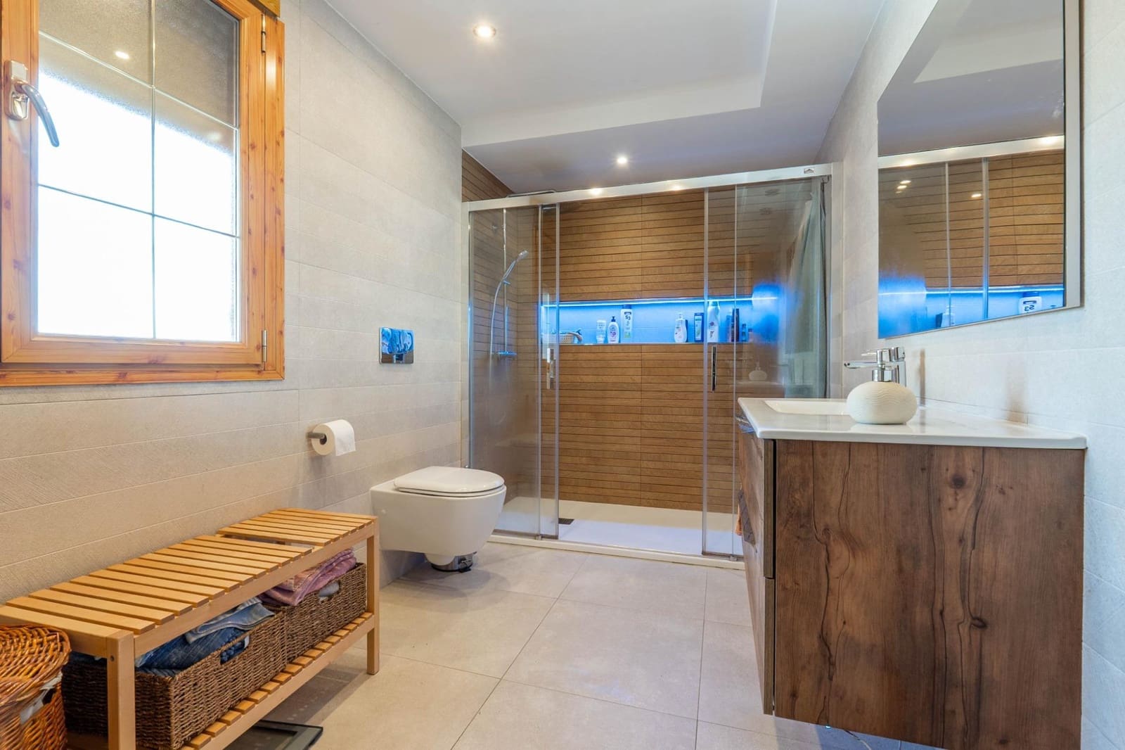6 soverom Villa til salgs i Otura med svømmebasseng garasje - € 399 000 (Ref: 9868539)