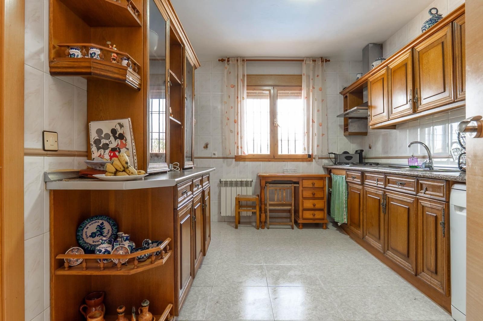 6 soverom Villa til salgs i Otura med svømmebasseng garasje - € 399 000 (Ref: 9868539)