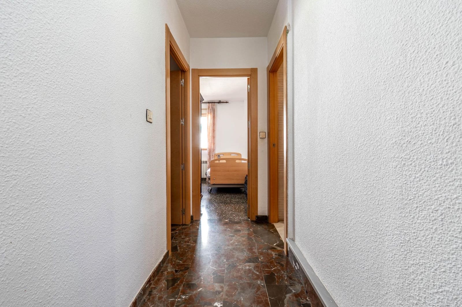 6 soverom Villa til salgs i Otura med svømmebasseng garasje - € 399 000 (Ref: 9868539)