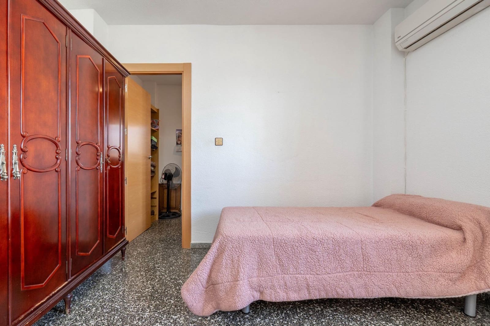 6 soverom Villa til salgs i Otura med svømmebasseng garasje - € 399 000 (Ref: 9868539)