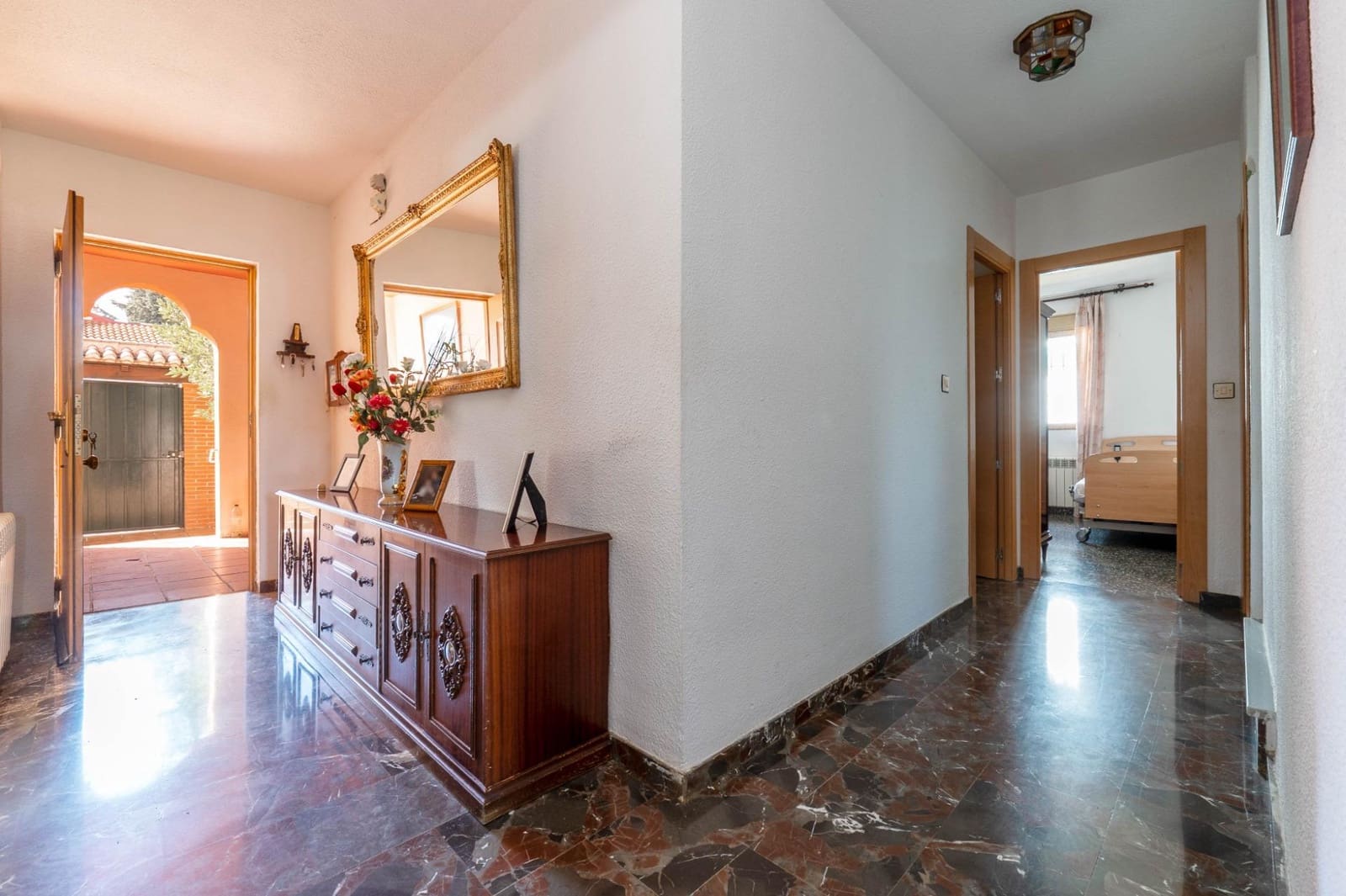6 soverom Villa til salgs i Otura med svømmebasseng garasje - € 399 000 (Ref: 9868539)