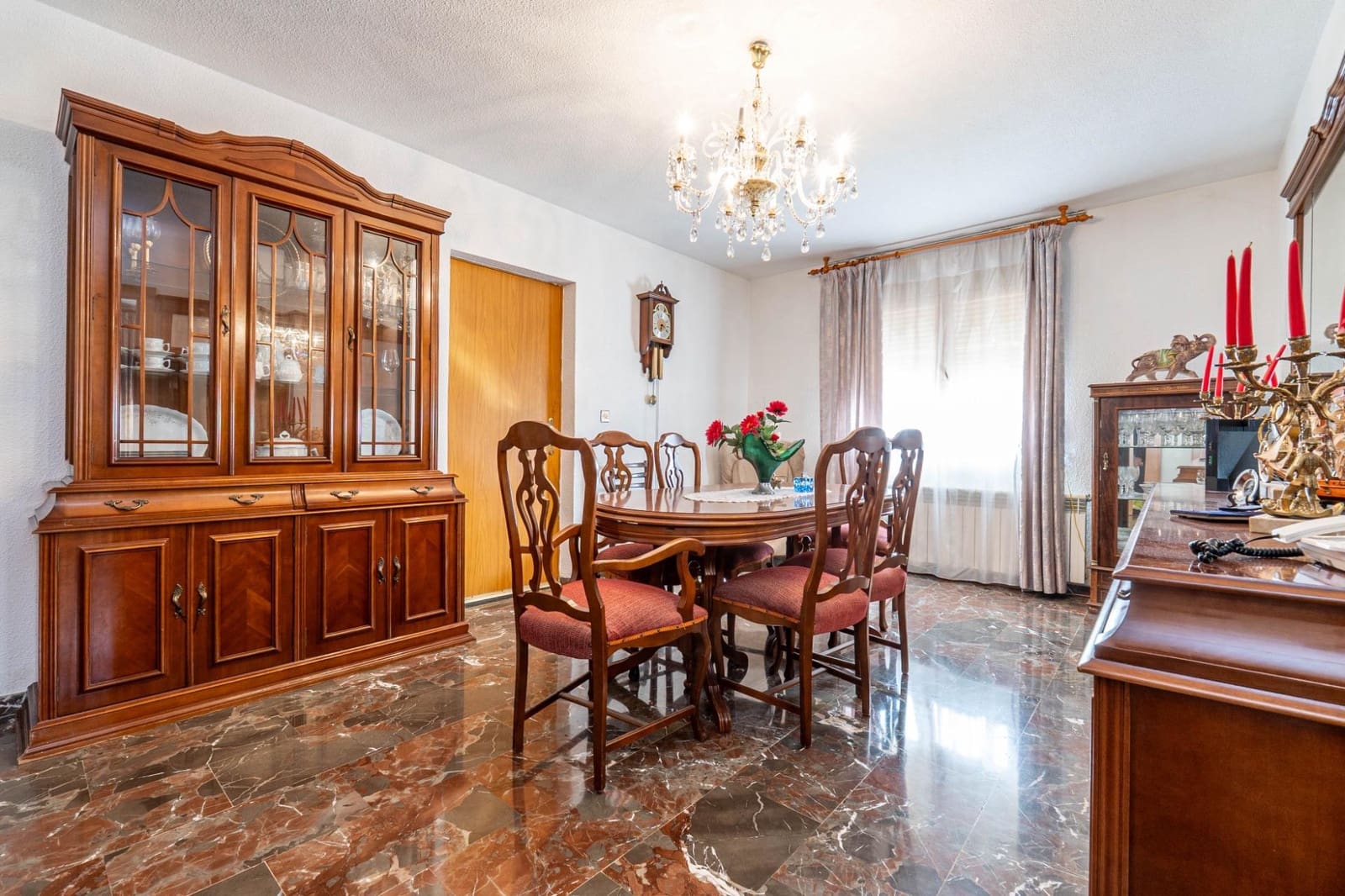 6 soverom Villa til salgs i Otura med svømmebasseng garasje - € 399 000 (Ref: 9868539)
