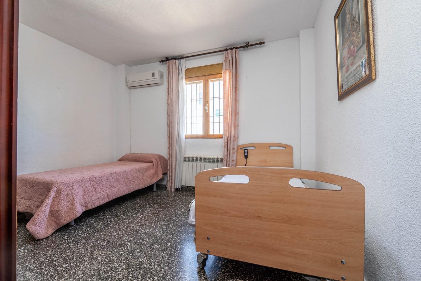 6 soverom Villa til salgs i Otura med svømmebasseng garasje - € 399 000 (Ref: 9868539)
