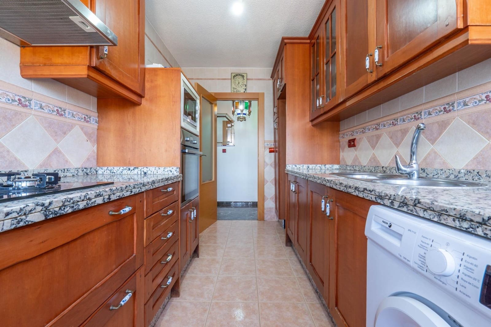 6 soverom Villa til salgs i Otura med svømmebasseng garasje - € 399 000 (Ref: 9868539)