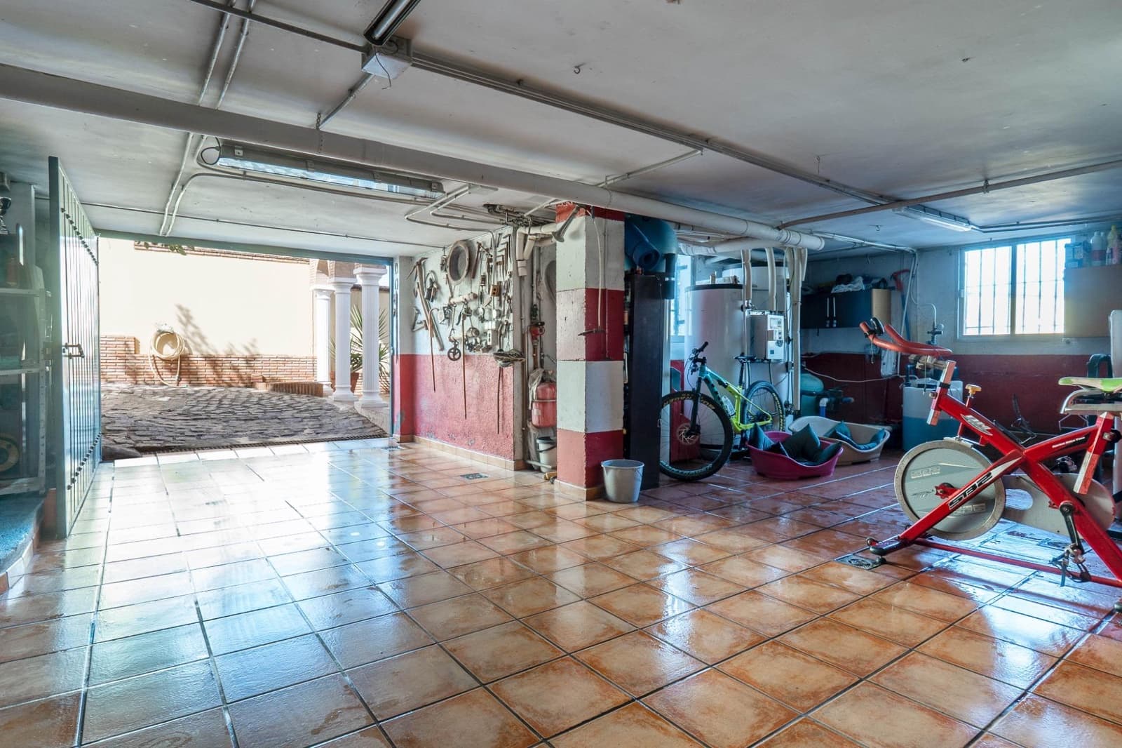 6 soverom Villa til salgs i Otura med svømmebasseng garasje - € 399 000 (Ref: 9868539)