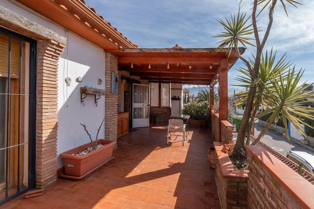 Chalet de 6 habitaciones en Otura en venta con piscina garaje - 399.000 € (Ref: 9868539)