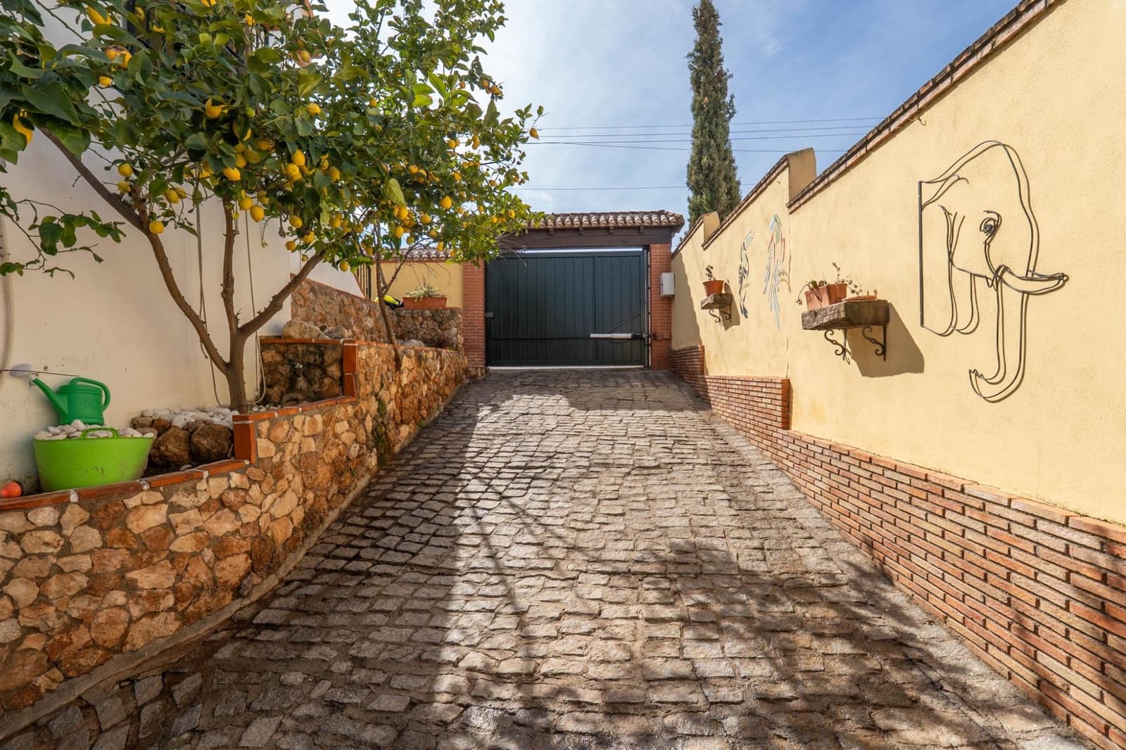 6 soverom Villa til salgs i Otura med svømmebasseng garasje - € 399 000 (Ref: 9868539)