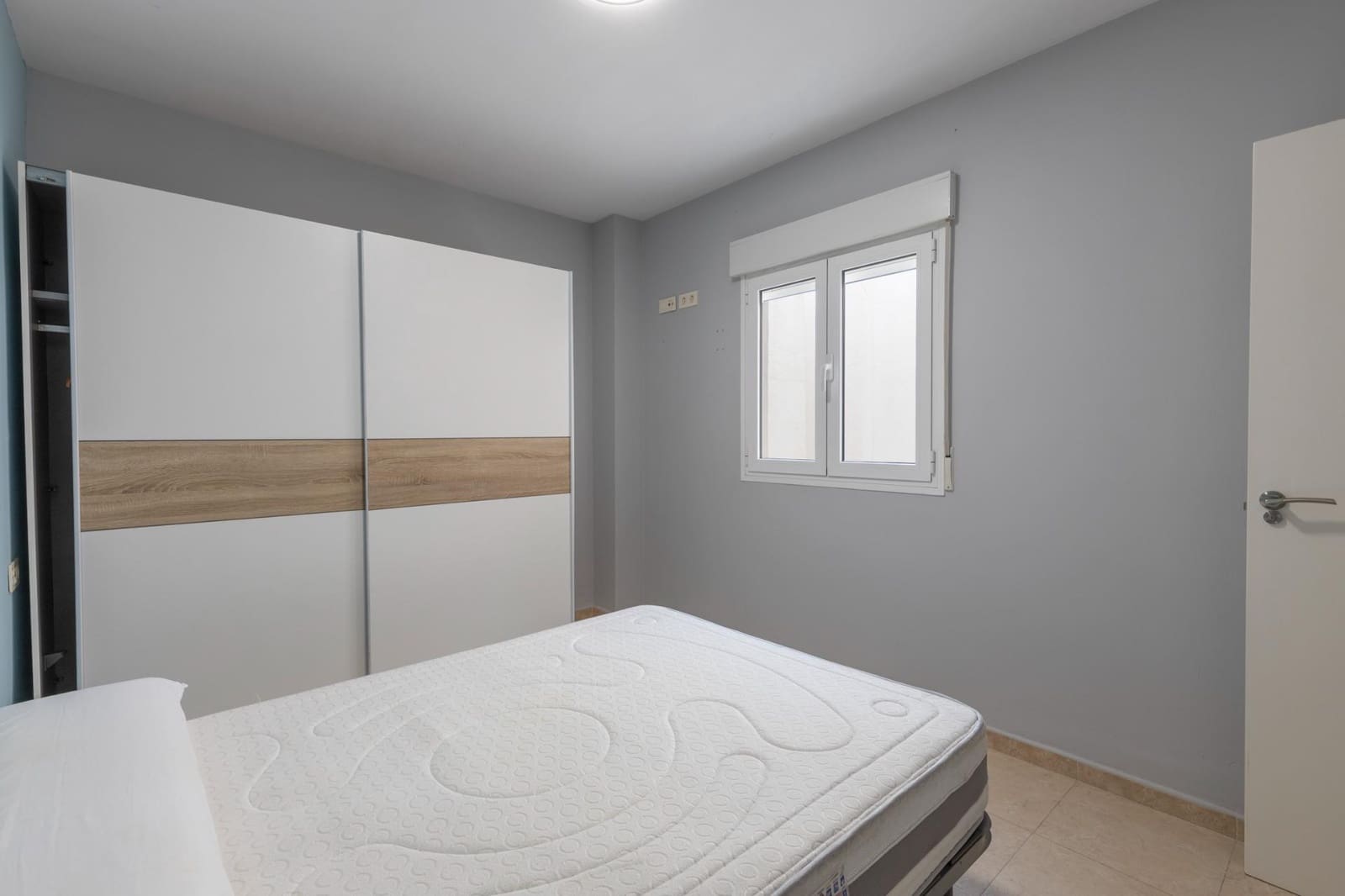 2 slaapkamer Penthouse te koop in Las Gabias - € 176.000 (Ref: 9868541)
