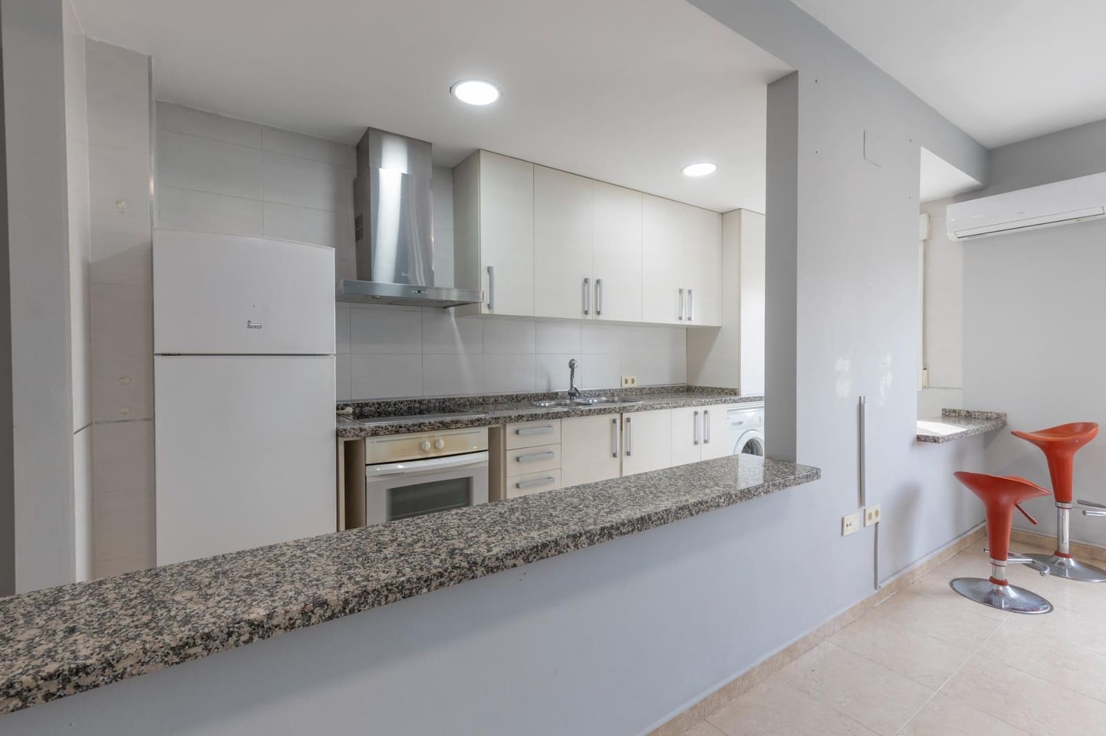 2 slaapkamer Penthouse te koop in Las Gabias - € 176.000 (Ref: 9868541)