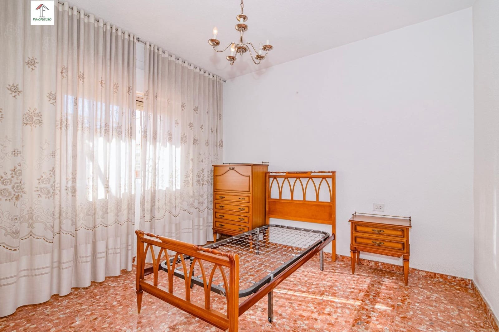 3 bedroom Townhouse for sale in Granada city with garage - € 198,000 (Ref: 9873439)