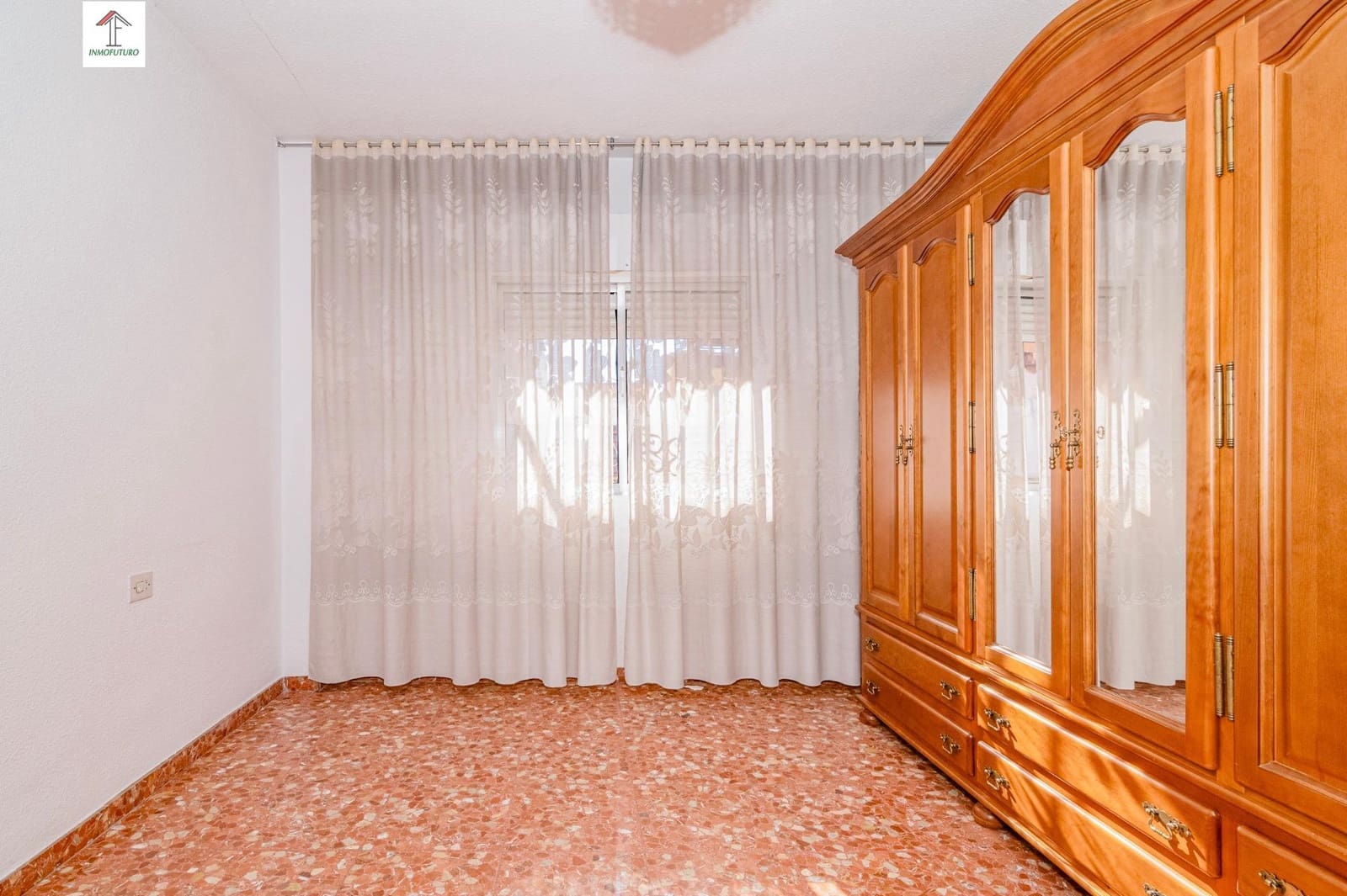 3 bedroom Townhouse for sale in Granada city with garage - € 198,000 (Ref: 9873439)