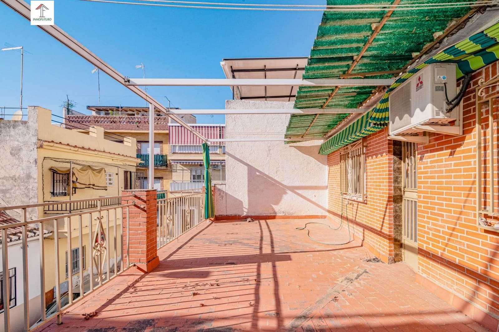 3 bedroom Townhouse for sale in Granada city with garage - € 198,000 (Ref: 9873439)