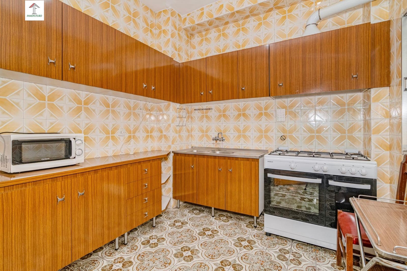 3 bedroom Townhouse for sale in Granada city with garage - € 198,000 (Ref: 9873439)