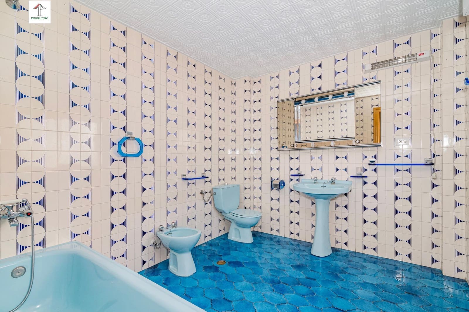 3 bedroom Townhouse for sale in Granada city with garage - € 198,000 (Ref: 9873439)