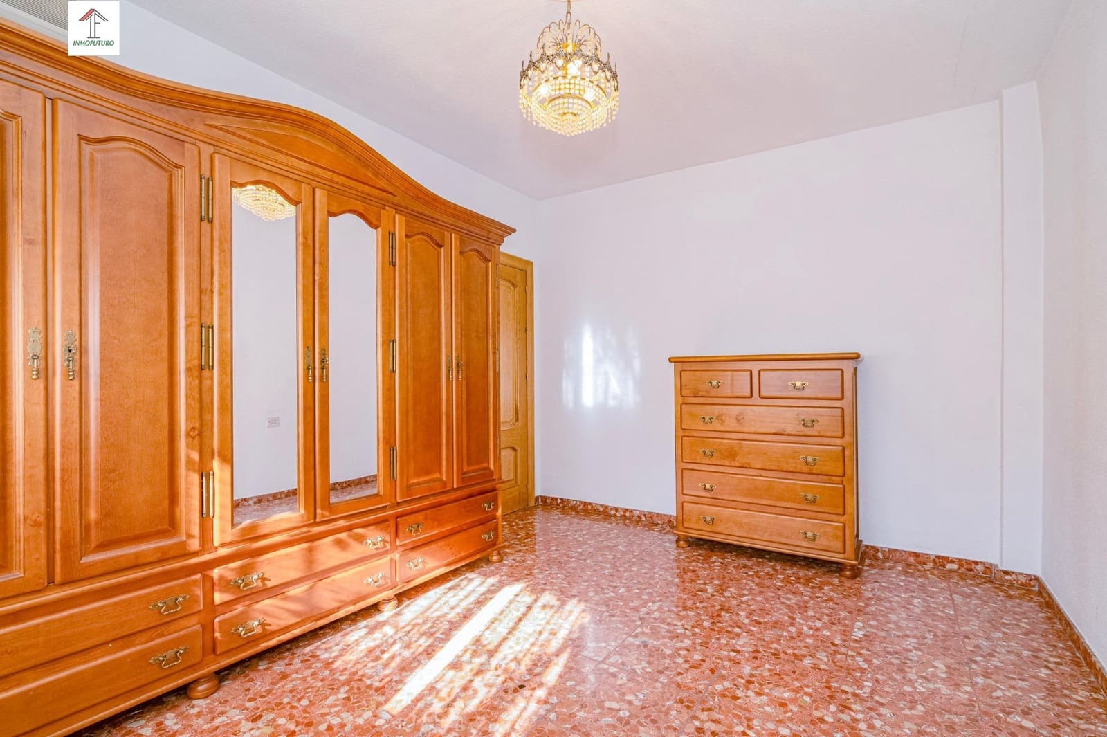 3 bedroom Townhouse for sale in Granada city with garage - € 198,000 (Ref: 9873439)