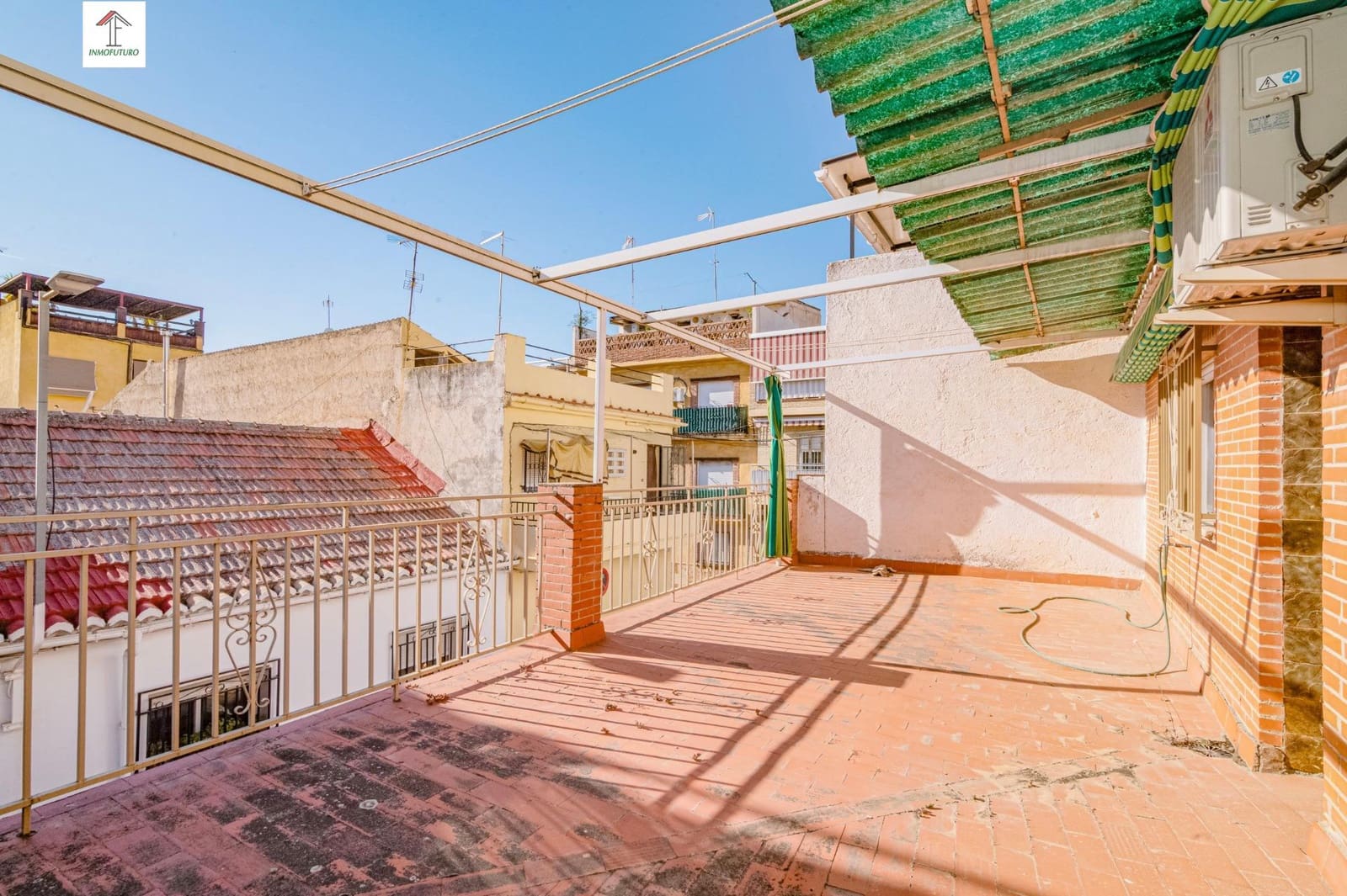 3 bedroom Townhouse for sale in Granada city with garage - € 198,000 (Ref: 9873439)