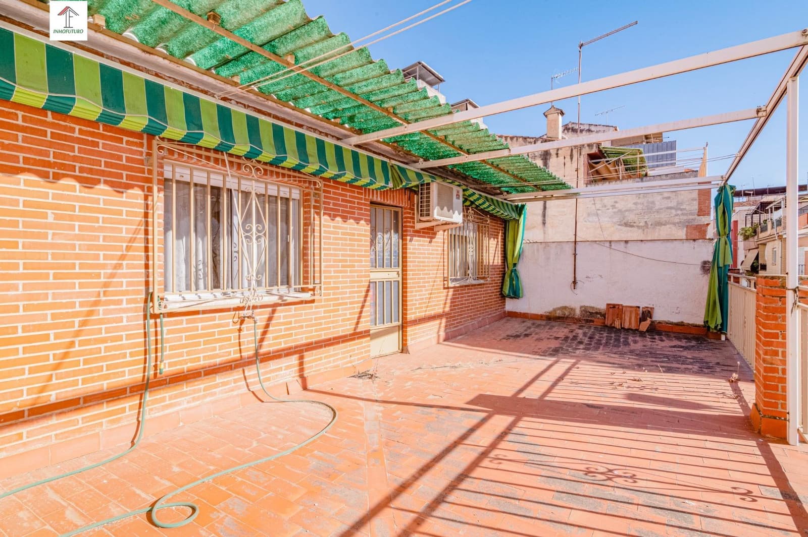 3 bedroom Townhouse for sale in Granada city with garage - € 198,000 (Ref: 9873439)