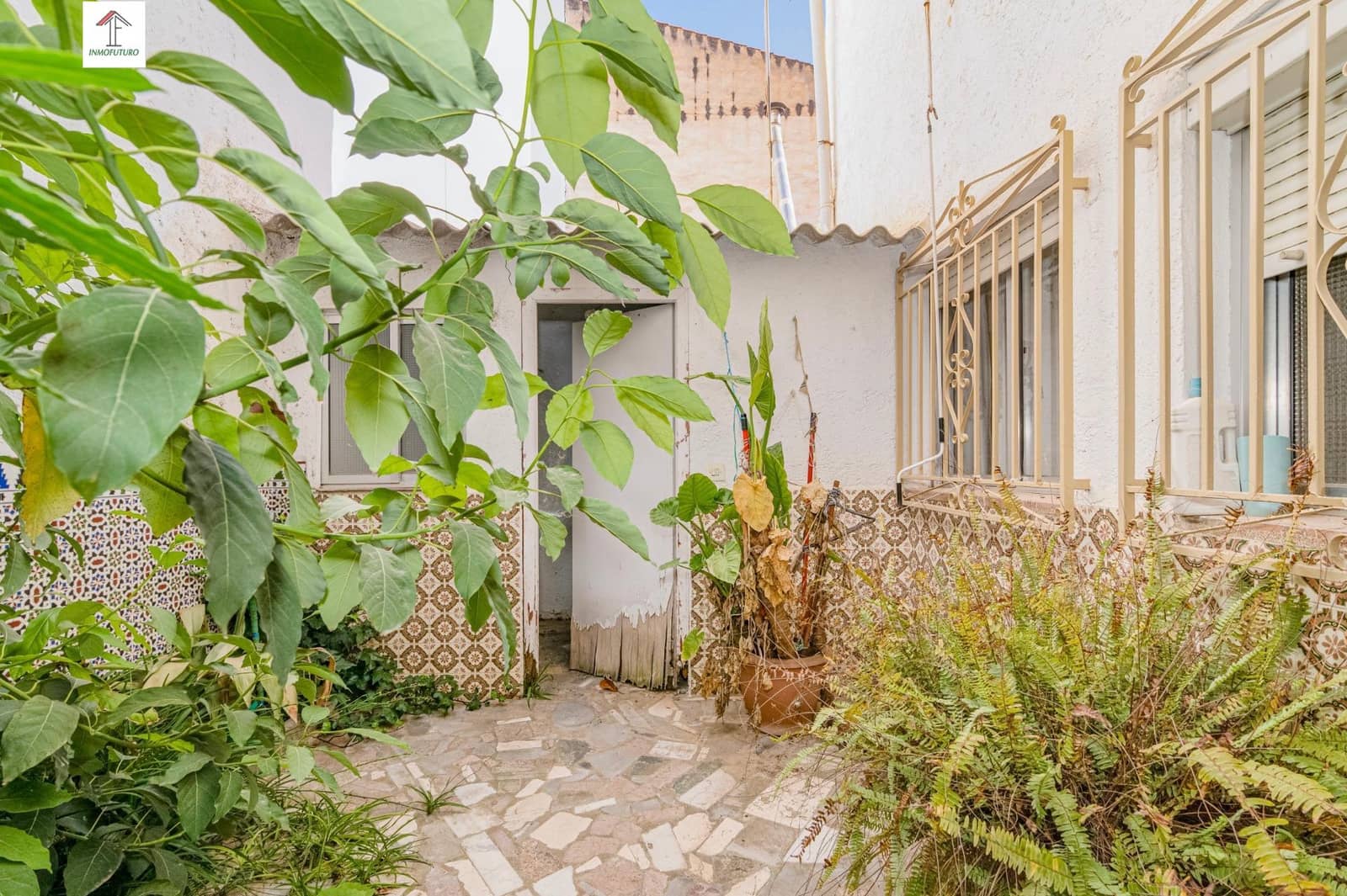 3 bedroom Townhouse for sale in Granada city with garage - € 198,000 (Ref: 9873439)