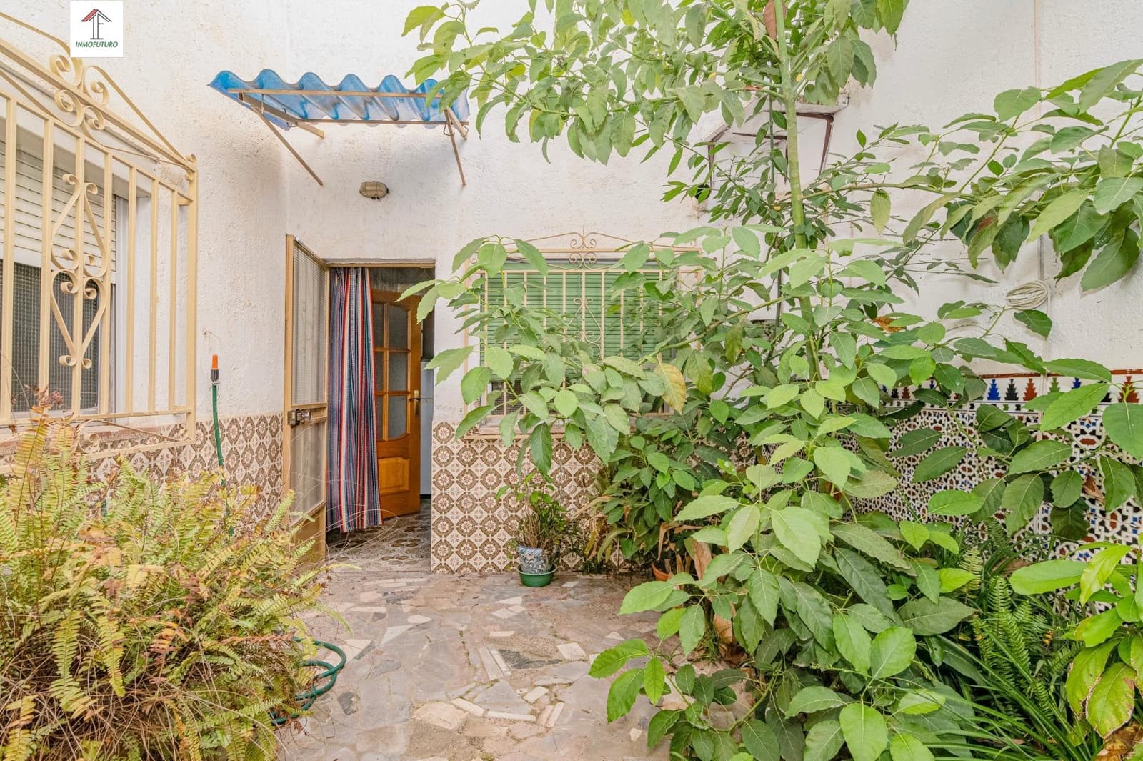 3 bedroom Townhouse for sale in Granada city with garage - € 198,000 (Ref: 9873439)