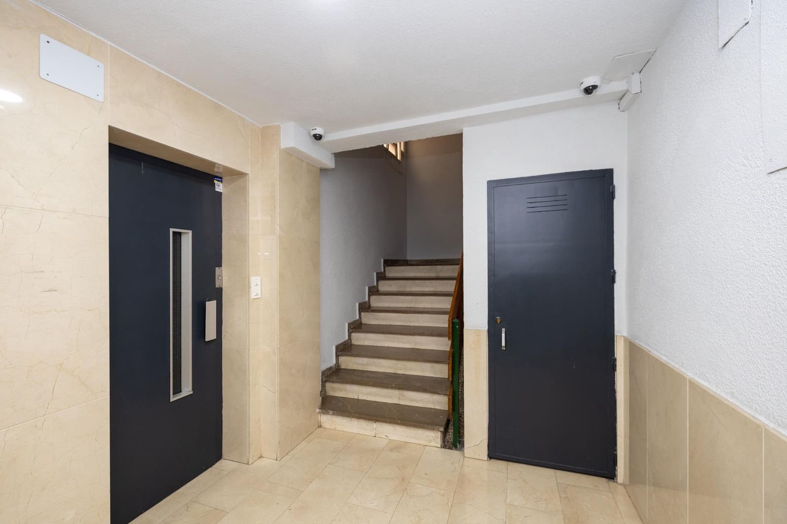 3 bedroom Flat for sale in Granada city - € 229,000 (Ref: 9892277)